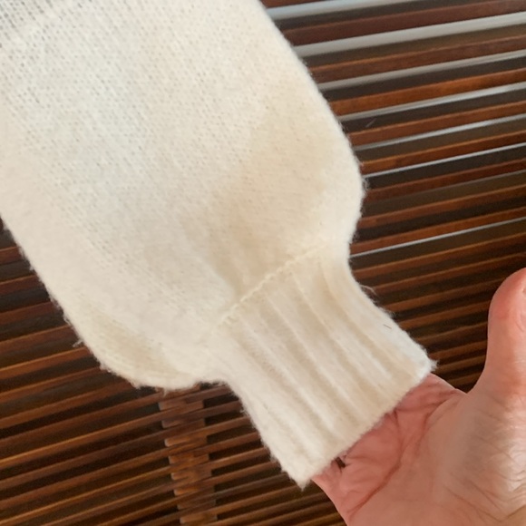 Francesca’s sweater - Picture 4 of 7